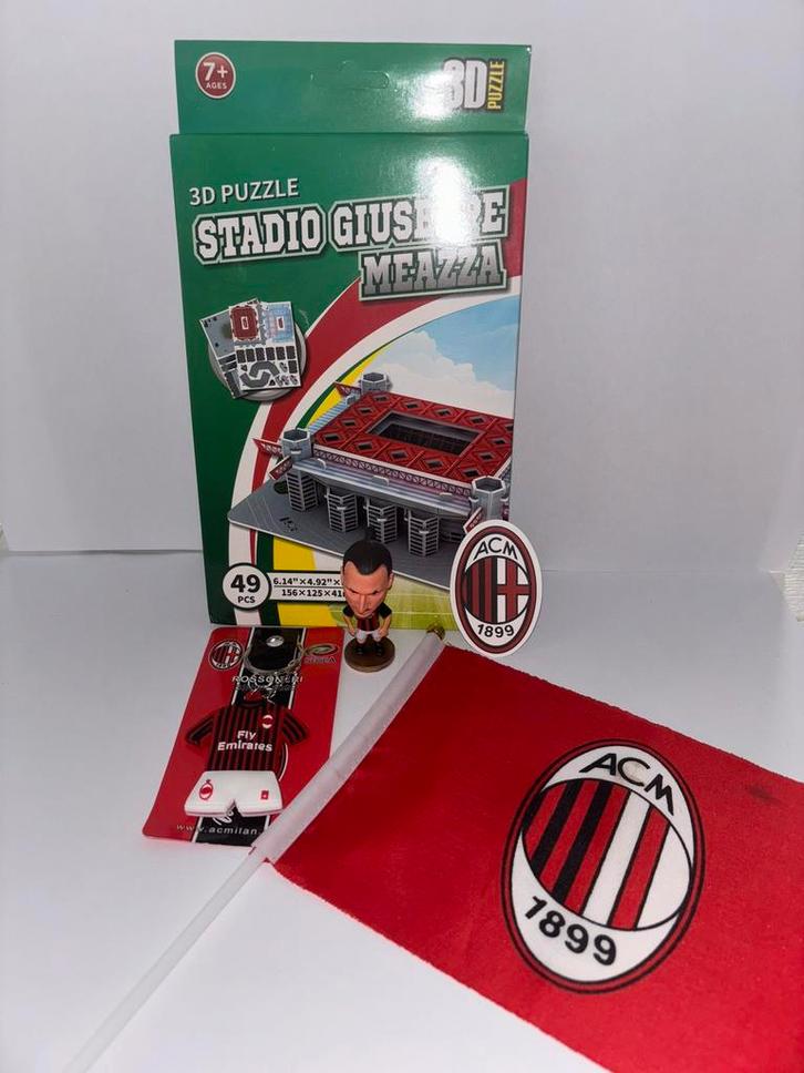 Ac milan clubpakket, Verzamelen, Sportartikelen en Voetbal, Nieuw, Beeldje of Poppetje, Buitenlandse clubs, Ophalen of Verzenden