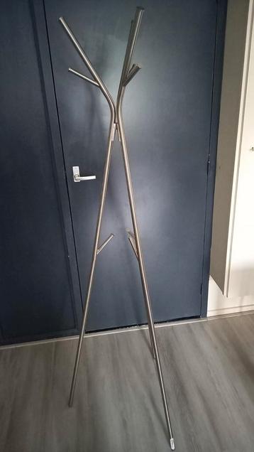 Ikea kapstok, ekrar zilvergrijs beschikbaar voor biedingen