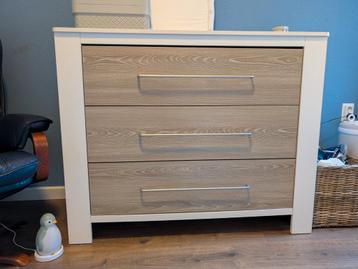 Commode, wandplank en ledikant met matras - Noël Eiken Wit beschikbaar voor biedingen