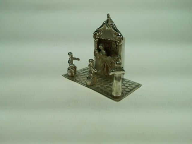 Zilveren miniatuur poppenkast Rotterdam ca. 1977, Verzenden, Zilver