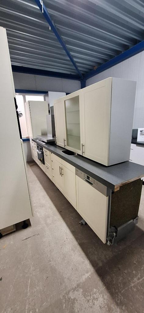 Complete keuken Compleet met APP 120Keukens op voorraad 2848, Huis en Inrichting, Keuken | Complete keukens, Zo goed als nieuw