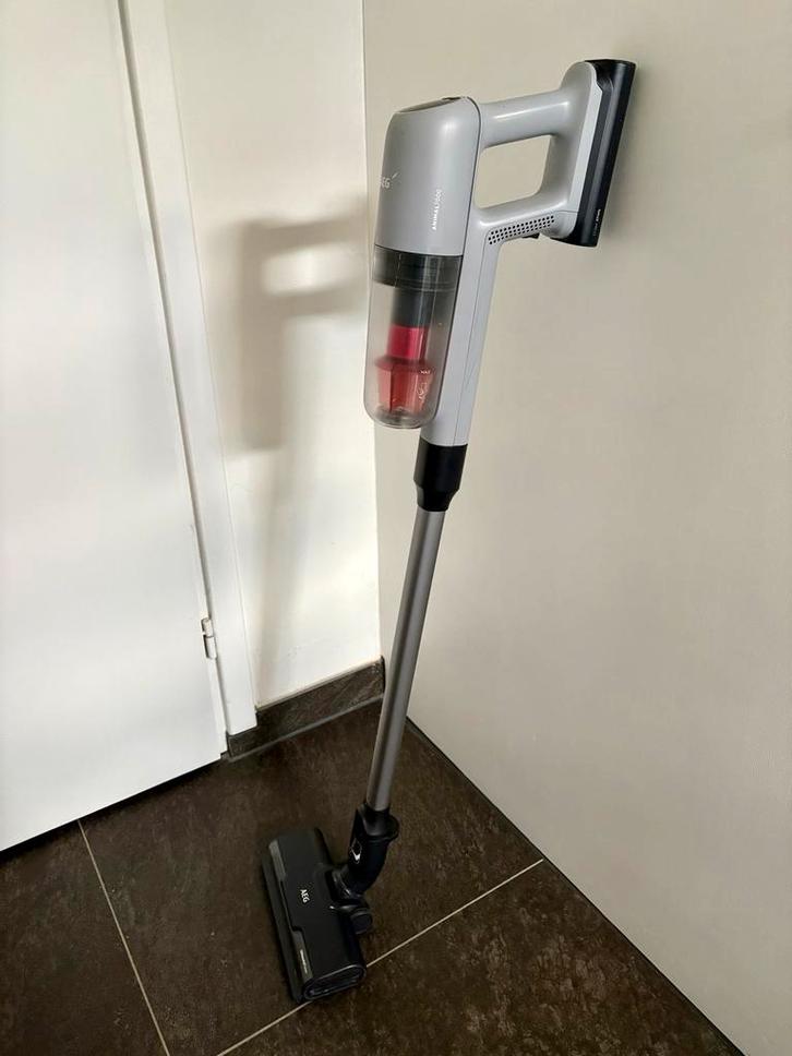 AEG Animal 7000 Steelstofzuiger, Witgoed en Apparatuur, Stofzuigers, Gebruikt, Stofzuiger, Minder dan 1200 watt, Reservoir, Ophalen of Verzenden