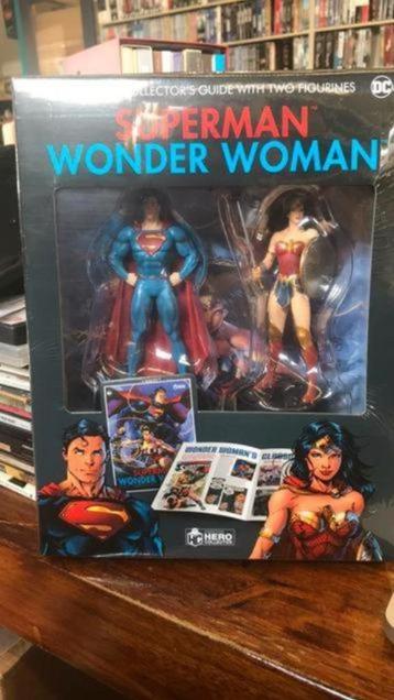 Superman en Wonder Woman statues + cartoon limited beschikbaar voor biedingen