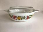 Vintage JAJ Pyrex schaal Harvest groentemotief deksel 19.5cm, Ophalen of Verzenden, Zo goed als nieuw, Glas, Schaal of Schalen