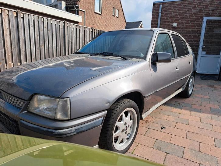Zeldzame opel kadett 2.0 gsi !1987 overgangsregeling, Auto's, Oldtimers, Bedrijf, Mercedes-Benz, Benzine, Hatchback, Ophalen