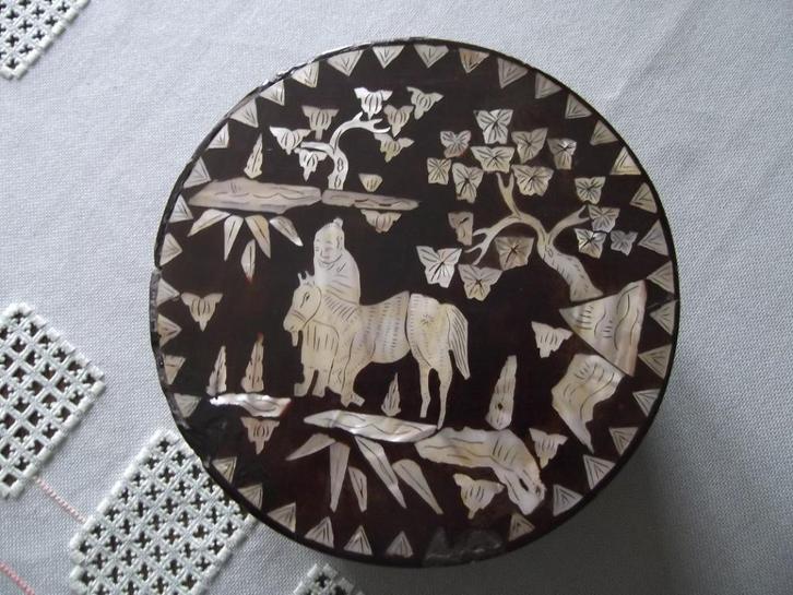 Oude doos met parelmoerinleg, Antiek en Kunst, Kunst | Niet-Westerse kunst, Ophalen of Verzenden