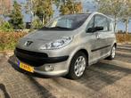 Peugeot 1007 1.4 2005 Grijs, Voorwielaandrijving, 1360 cc, 4 cilinders, 4 stoelen