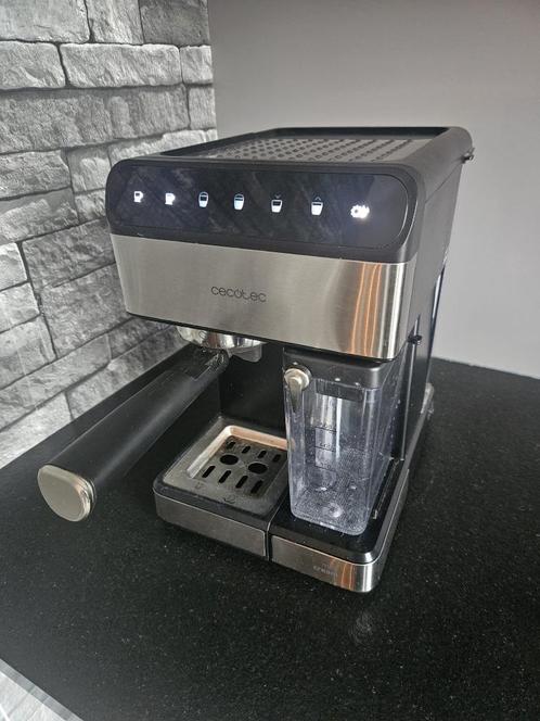 Koffiemachine Cecotec 01558, Witgoed en Apparatuur, Koffiezetapparaten, Gebruikt, Gemalen koffie, Koffiemachine, 1 kopje, Afneembaar waterreservoir