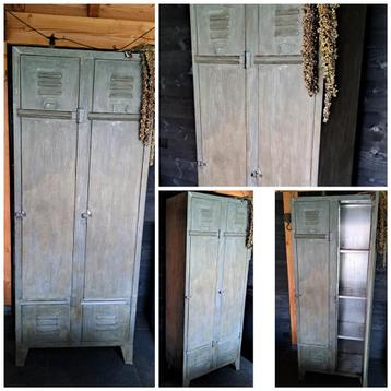brede metalen locker kast in oude groene look (200x80cm) beschikbaar voor biedingen