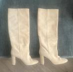 Suède leren beige laarzen van Brown Dot zonder rits, Kleding | Dames, Schoenen, Hoge laarzen, Beige, Ophalen of Verzenden, Zo goed als nieuw