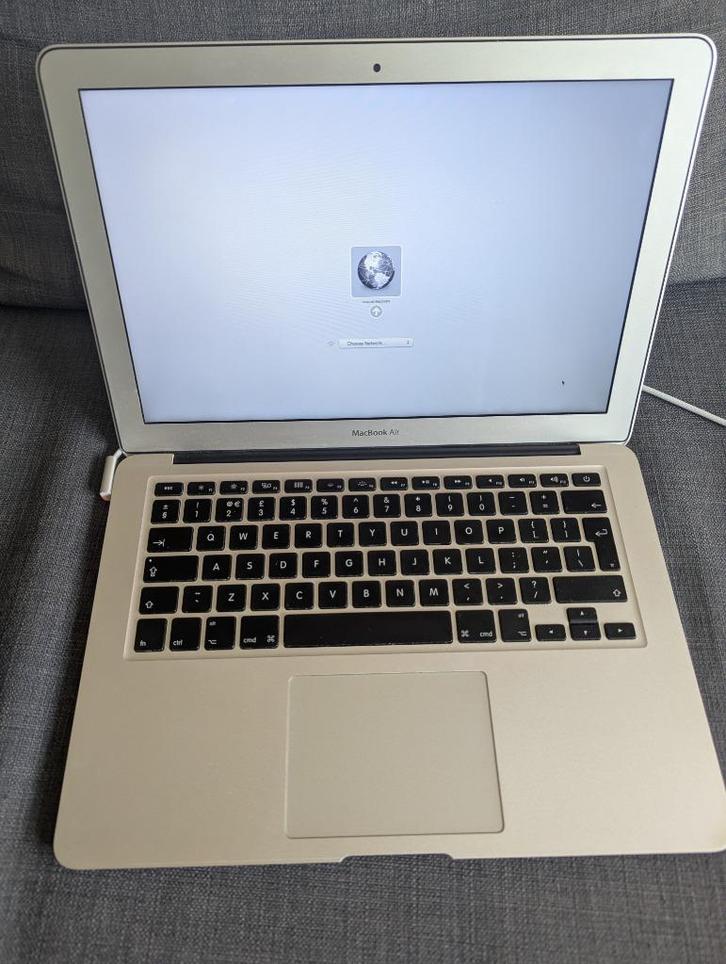 Macbook Air 13'' 2011 (defective), Computers en Software, Apple Macbooks, MacBook Air, 13 inch, Minder dan 2 Ghz, Ophalen of Verzenden