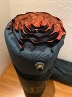 2 zelf opblaasbare camping matrassen slaapmat, Ophalen of Verzenden, Zo goed als nieuw