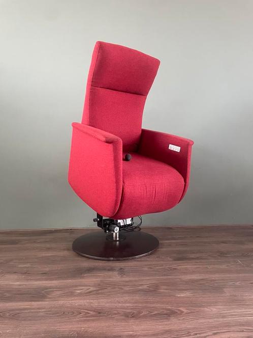 Prominent toscana sta op stoel / relax fauteuil rood, Huis en Inrichting, Fauteuils, Ophalen