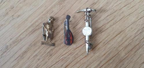 Speldje / assorti - Brussel manneken pis / gitaar, Verzamelen, Speldjes, Pins en Buttons, Overige onderwerpen, Ophalen of Verzenden