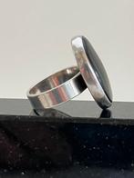 Zilveren ring met onyx, Sieraden, Tassen en Uiterlijk, Ringen, Ophalen of Verzenden, Zo goed als nieuw, 17 tot 18, Dame