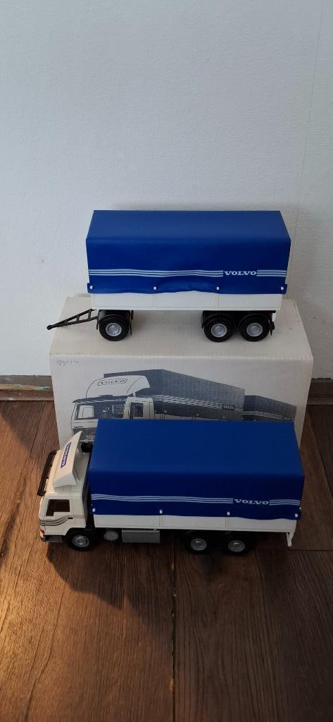 1.25  volvo fl10, Hobby en Vrije tijd, Modelauto's | 1:24, Zo goed als nieuw, Bus of Vrachtwagen, Overige merken, Ophalen of Verzenden