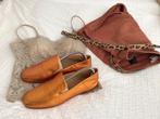 Moccasin leer oranje/goudkl. merk “the Tiny Big Sister”38/39, Ophalen of Verzenden, Zo goed als nieuw, Oranje