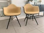 Vitra Eames kuipstoelen gestoffeerd beige daw, Huis en Inrichting, Stoelen, Twee, Verzenden, Zwart, Zo goed als nieuw