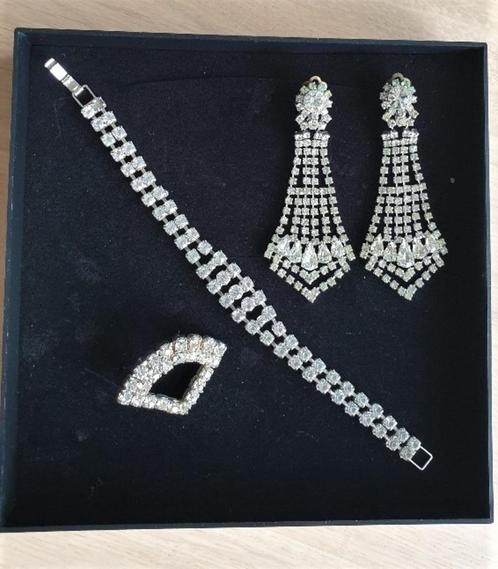 Superleuke set sieraden met strass stenen, Sieraden, Tassen en Uiterlijk, Antieke sieraden, Oorbellen, Zilver, Ophalen of Verzenden