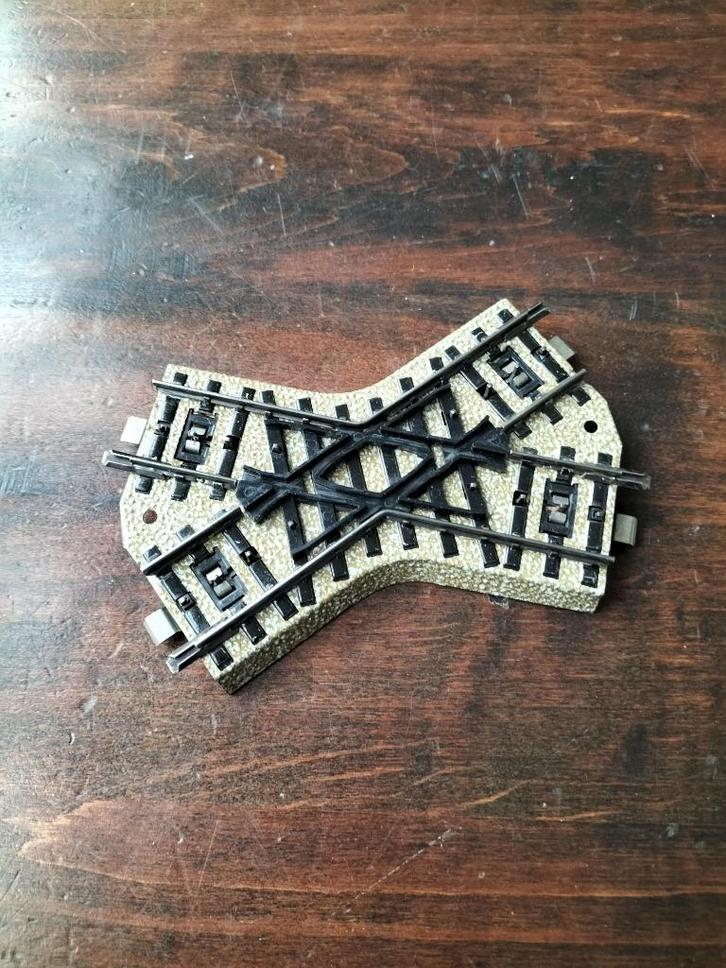 Marklin 5211 H0 kruising M-rails 48,5gr, rail, rails, m rail, Hobby en Vrije tijd, Modeltreinen | H0, Gebruikt, Rails, Wisselstroom