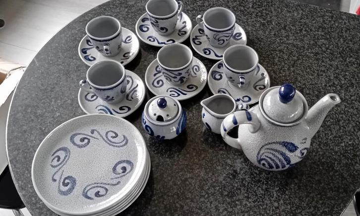 Vintage Aardewerk Servies - Kopjes, Schotels, Pot, Huis en Inrichting, Keuken | Servies, Gebruikt, Compleet servies, Overige stijlen