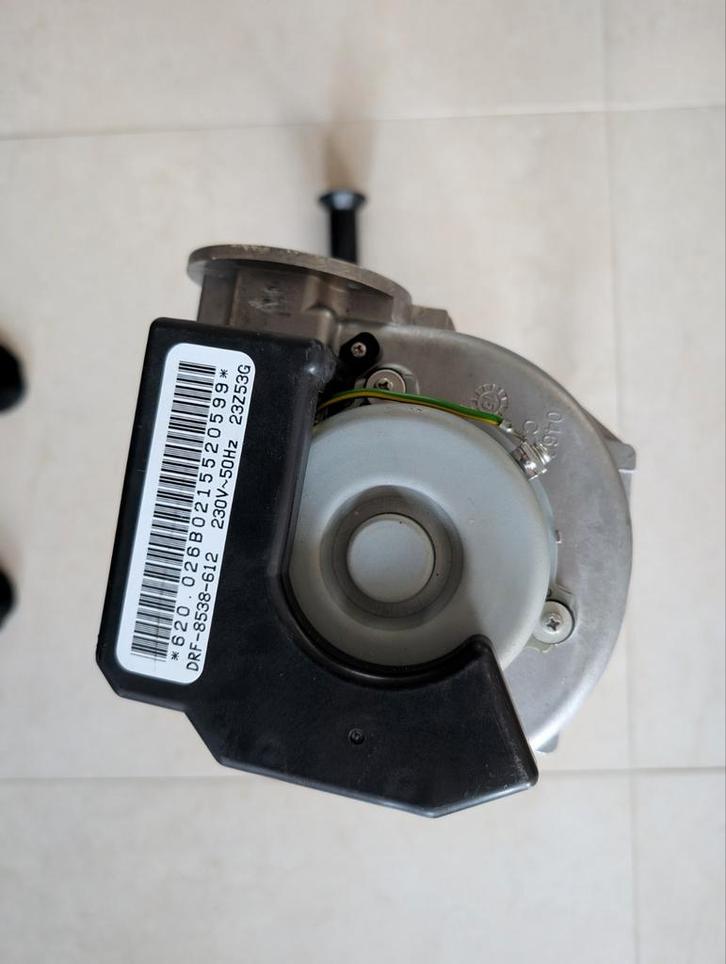 Ventilator Nefit Smartline Buderus Logamax 7099387, Doe-het-zelf en Verbouw, Verwarming en Radiatoren, Gebruikt, Cv-ketel of Combi-ketel