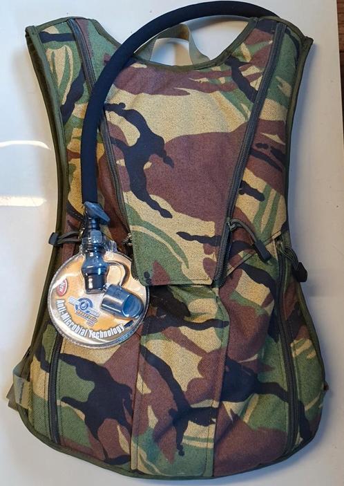 Camelbak 3 liter woodland rugzak Gloednieuw!, Verzamelen, Militaria | Algemeen, Landmacht, Nederland, Verzenden