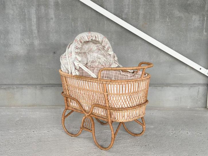 Rotan wieg, Kinderen en Baby's, Babywiegjes en Ledikanten, Zo goed als nieuw, Wieg, Ophalen of Verzenden