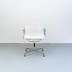 6x Vitra Eames EA 108 Stoel Wit Netweave - Gepolijst, Wit, Ophalen of Verzenden, Zo goed als nieuw, Metaal