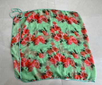 Strand pareo sarong wikkeljurk groen met bloemen omslagdoek beschikbaar voor biedingen