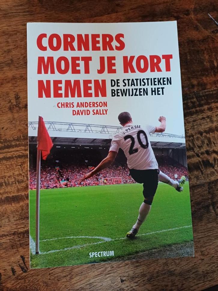 Corners moet je kort nemen - Voetbal statistiek, Boeken, Sportboeken, Zo goed als nieuw, Balsport, Ophalen of Verzenden
