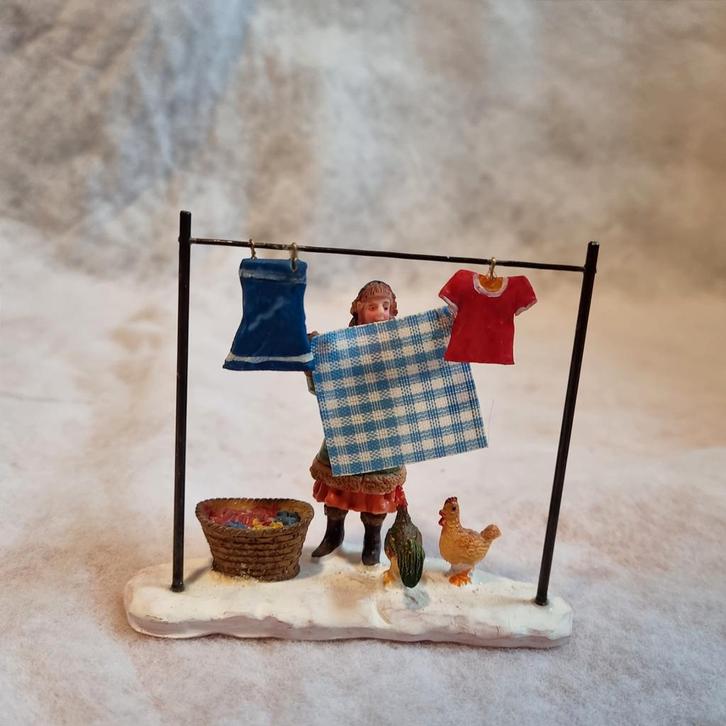 Lemax Winter Village Wasvrouw met Waslijn - ZGAN, Diversen, Kerst, Ophalen of Verzenden