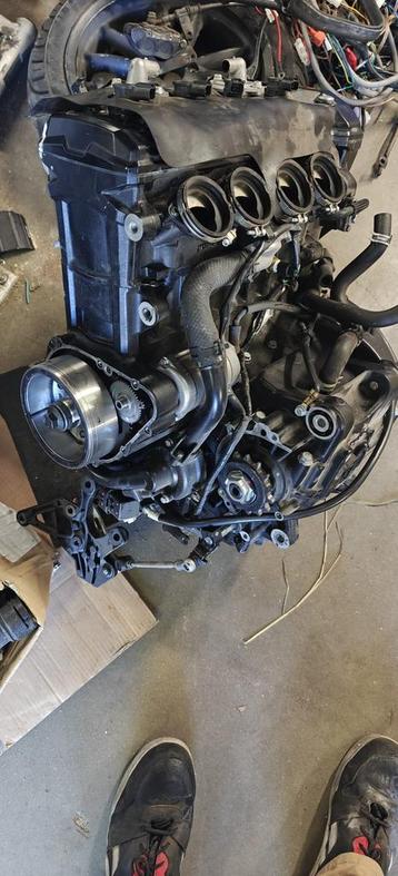 Motorblok z900 met schade beschikbaar voor biedingen