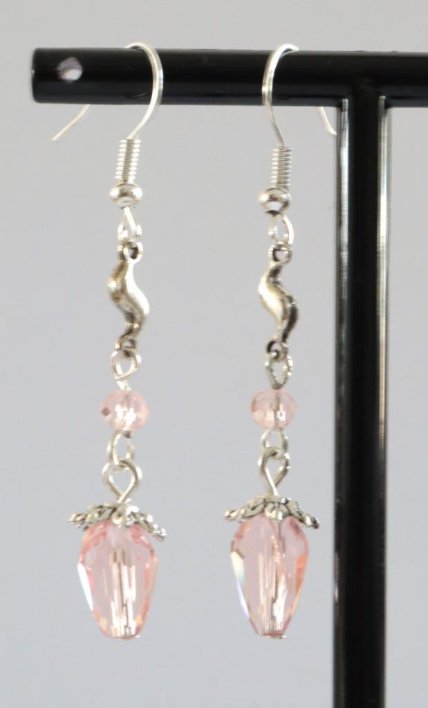 Oorbellen met roze facet geslepen kristaldruppels, Sieraden, Tassen en Uiterlijk, Oorbellen, Nieuw, Hangers, Overige materialen