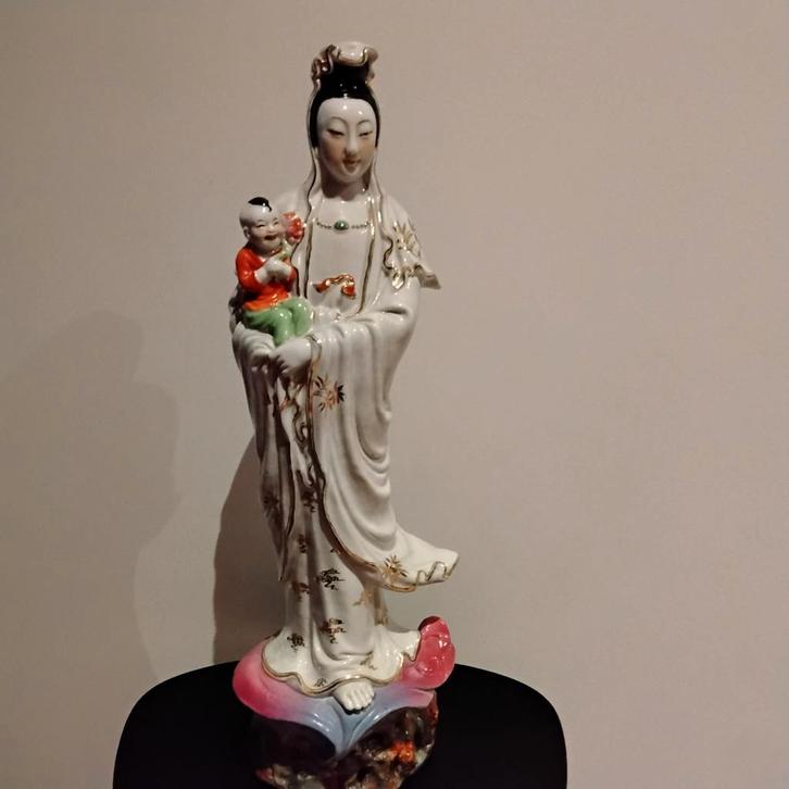 Groot Guan Yin / Kwan Yin met kind beeld 60 cm hoog, Antiek en Kunst, Antiek | Keramiek en Aardewerk, Ophalen of Verzenden
