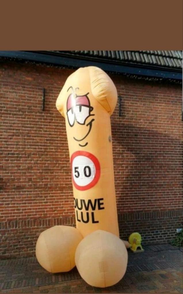 Opblaasbare Ouwe Lul te huur, 3,5mtr hoog. Putten., Hobby en Vrije tijd, Feestartikelen | Verhuur, Zo goed als nieuw, Verjaardag