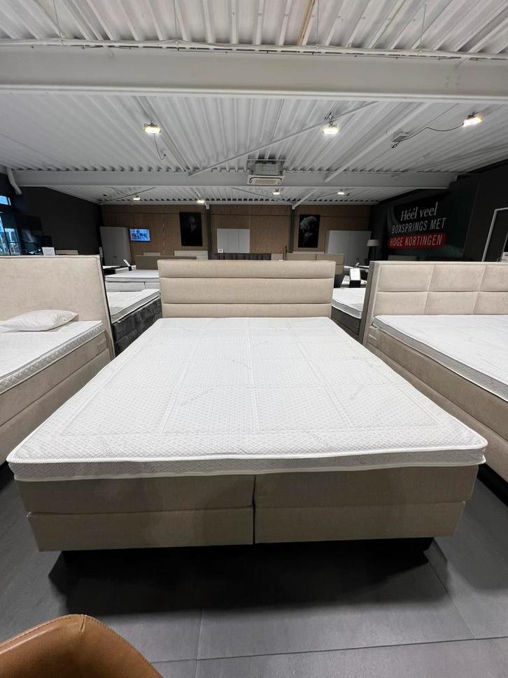 Eijerkamp collectie boxspring Toronto small, Huis en Inrichting, Slaapkamer | Boxsprings, Zo goed als nieuw, 200 cm, Tweepersoons
