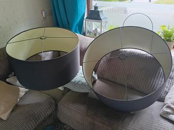 2 hele grote lampenkappen Gratis 
