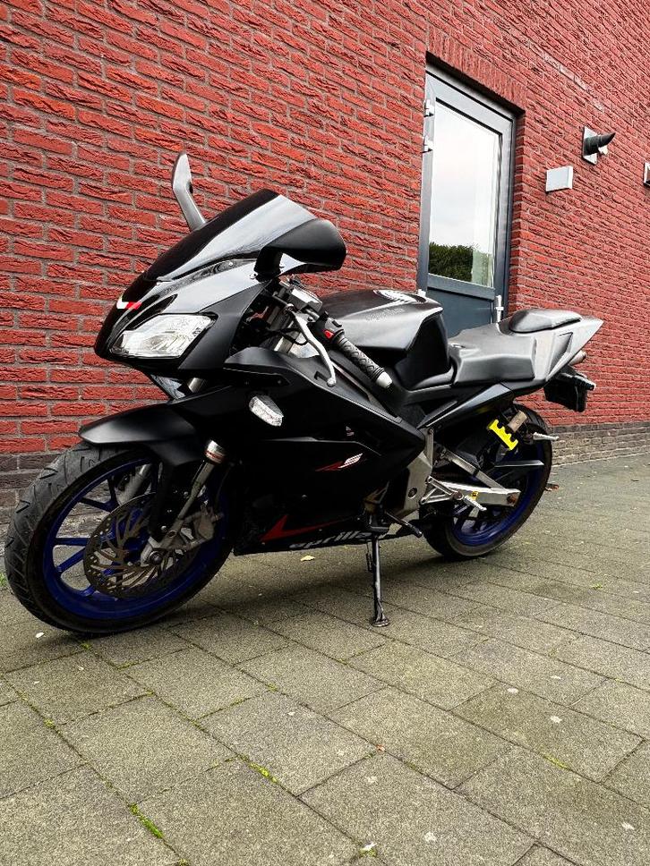 Aprilia rs 50, Fietsen en Brommers, Brommers | Overige merken, Gebruikt, Maximaal 45 km/u, Ophalen