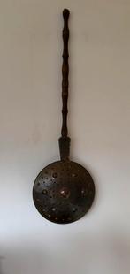Antieke koperen beddenpan met houten steel, Ophalen, Koper