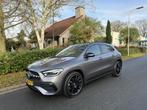 Mercedes-Benz GLA 200 AMG 163PK Automaat•Pano•Burmester, Auto's, Mercedes-Benz, Parkeerassistent, Stof, 4 cilinders, 163 pk