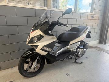 Aprilia SR Max 300cc – Bouwjaar 2015 beschikbaar voor biedingen