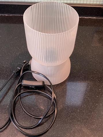 Staand lampje glas beschikbaar voor biedingen