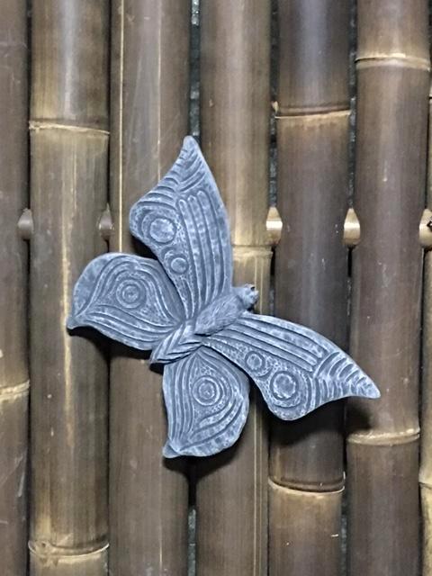 Vlinder nr.178, Tuin en Terras, Tuinbeelden, Nieuw, Dierenbeeld, Beton, Ophalen