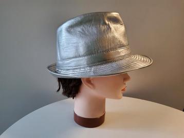 Zilverkleurig hoedje man/vrouw. 57 cm. beschikbaar voor biedingen