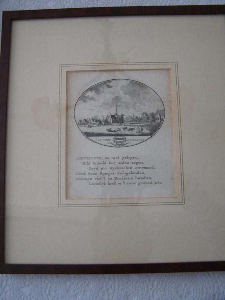 Antieke gravure van Amstelveen rond 1795 met tekst ingelijst, Antiek en Kunst, Kunst | Etsen en Gravures, Ophalen of Verzenden