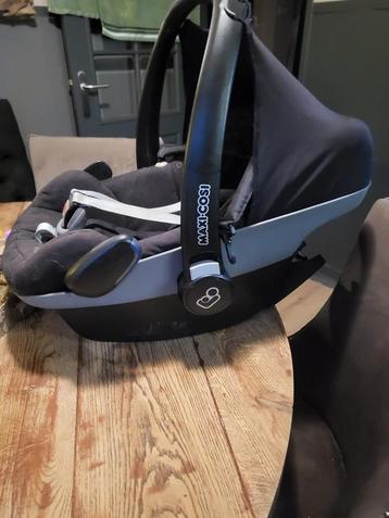 MAXI COSI ZEER NETTE STAAT PLUS AUTOMAAT GELEIDER  beschikbaar voor biedingen
