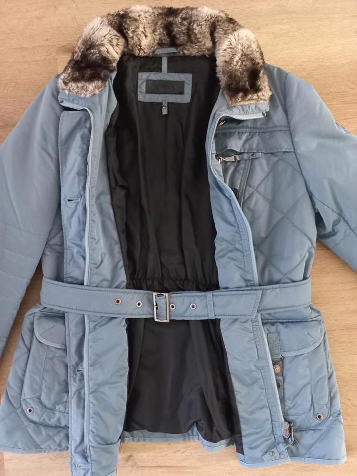 Concept K Gewatteerde Winterjas Staalblauw Maat 44, Kleding | Dames, Jassen | Winter, Zo goed als nieuw, Maat 42/44 (L), Blauw