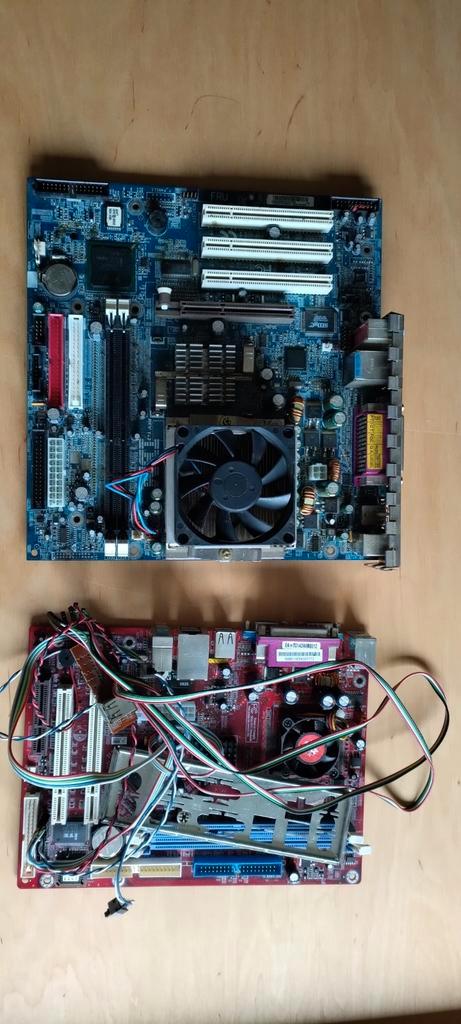 Moederbord 2 stuks, Computers en Software, Moederborden, Gebruikt, Ophalen of Verzenden