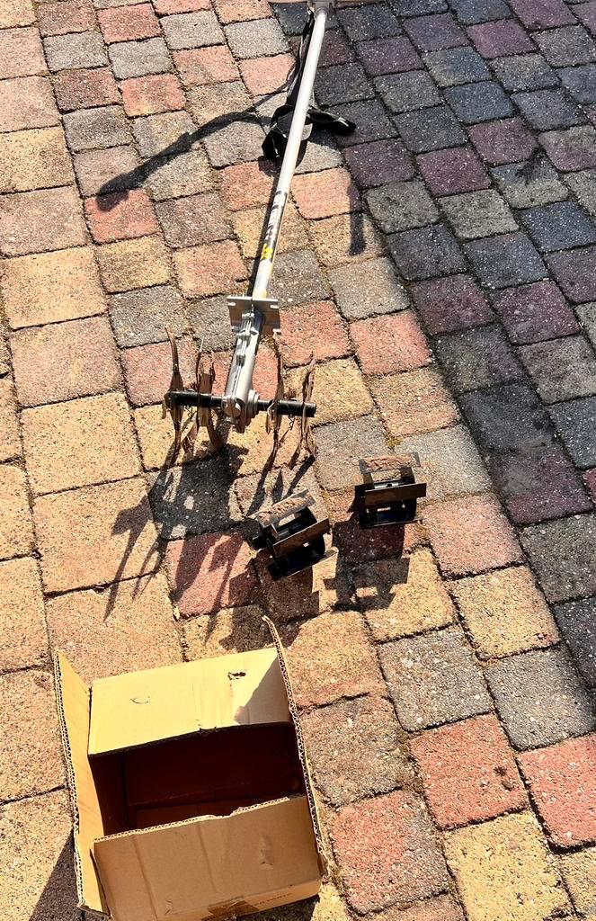 Krachtige 2-Takt Benzine Tuinfrees / Grondfrees, Tuin en Terras, Hand-tuingereedschap, Zo goed als nieuw, Ophalen of Verzenden